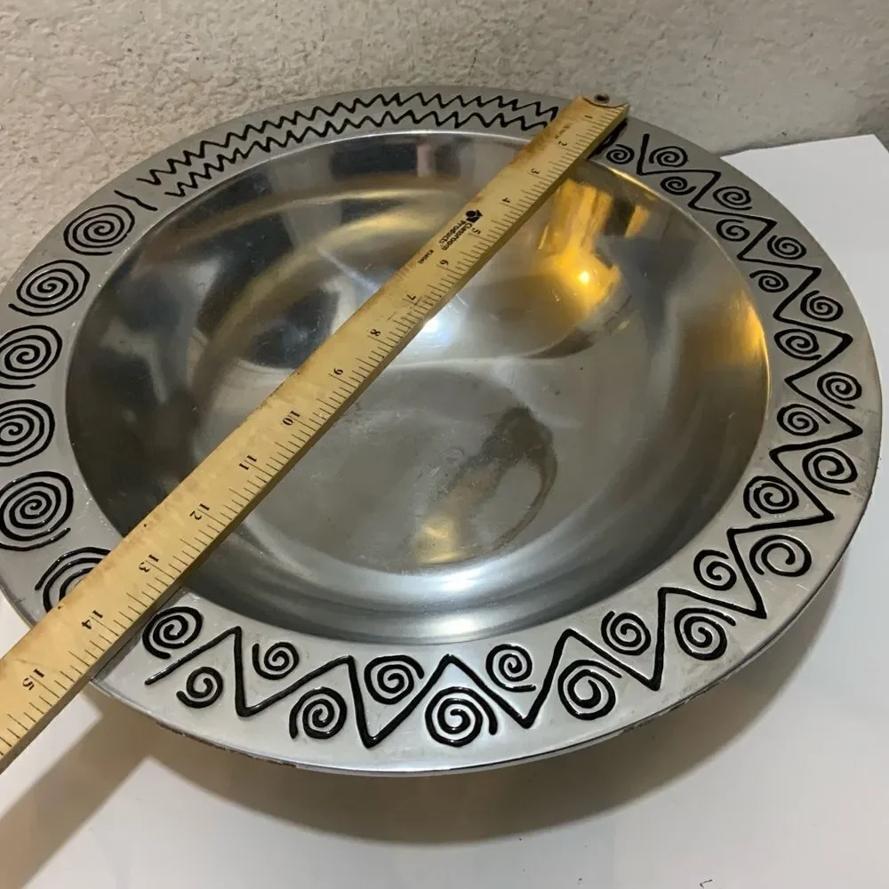 WILTON ARMETALE Reggae 14.5 inch Round Vegetable Bowl